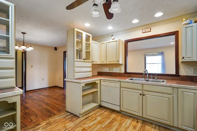 $245,000 | 11830 Civic Circle, Mooresville, IN 46158