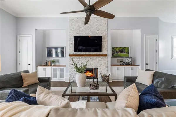 $725,000 | 5850 Charlotte Lane, Unit E1, Cumming, GA 30040