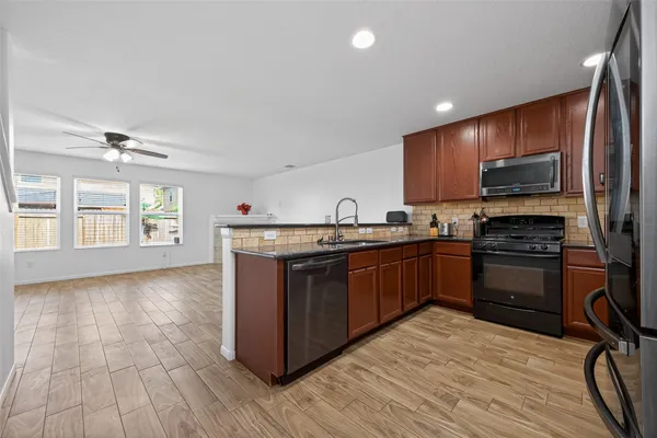 $2,450 | 9931 Chimney Swift Lane, Conroe, TX 77385