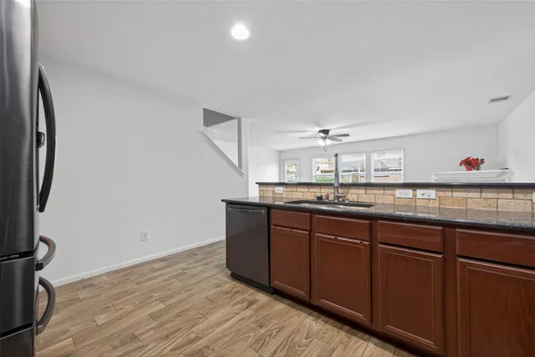 $2,450 | 9931 Chimney Swift Lane, Conroe, TX 77385