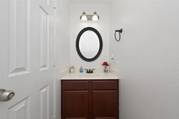 $2,375 | 9931 Chimney Swift Lane, Conroe, TX 77385