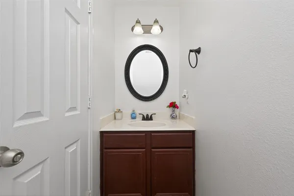 $2,450 | 9931 Chimney Swift Lane, Conroe, TX 77385