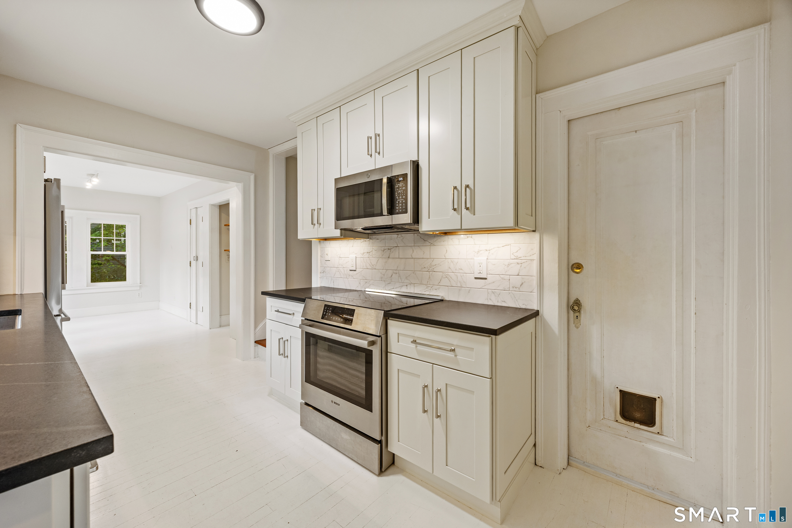 34 Clintonville Road North Haven, CT 06473 - Photo 8 of 40 1st Floor Kitchen