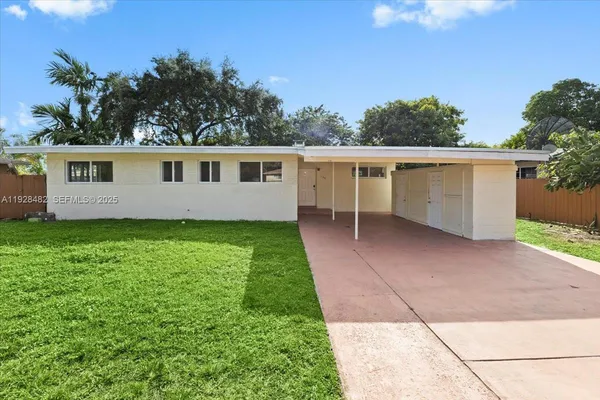 $3,000 | 140 Northwest 198th Street, Miami Gardens, FL 33169