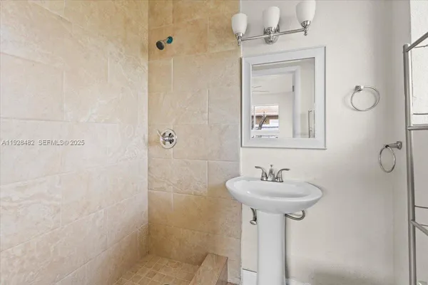 $3,000 | 140 Northwest 198th Street, Miami Gardens, FL 33169