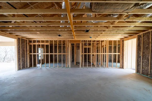 $326,600 | 707 East Davenport Street, Stamford, TX 79553