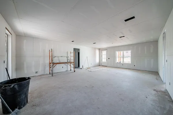 $326,600 | 707 East Davenport Street, Stamford, TX 79553
