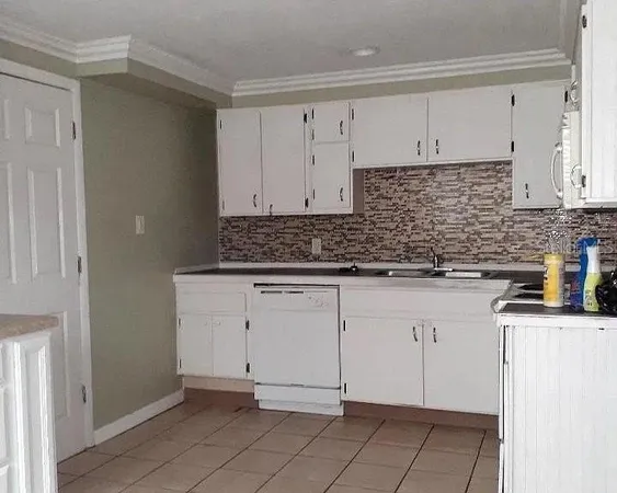 $2,000 | 38046 8th Avenue, Zephyrhills, FL 33542