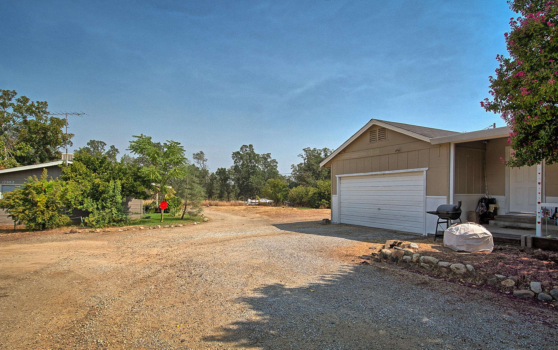 17880 Oasis Road Redding, CA 96003 - Photo 3 of 32 oasis-103