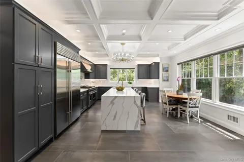 $2,249,000 | 1 Cambridge Court, New Rochelle, NY 10804