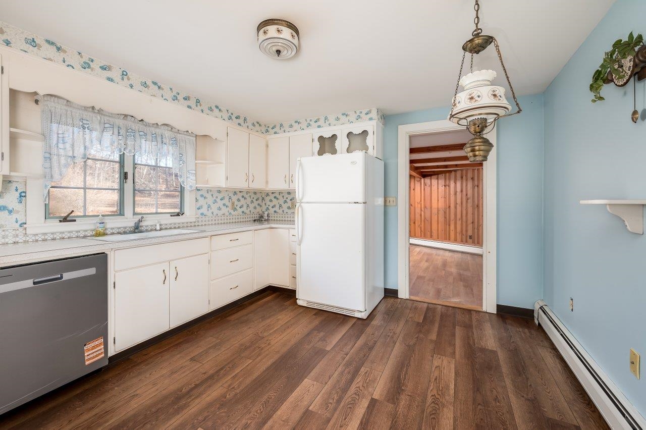 45 Weare Road Hampton Falls, NH 03844 - Photo 4 of 38