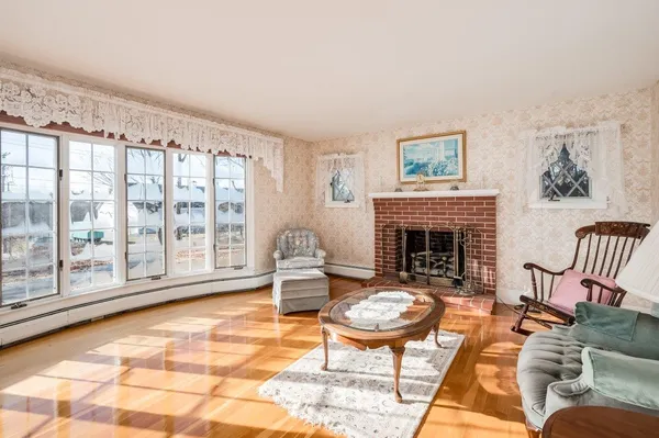 $5,200 | 45 Weare Road, Hampton Falls, NH 03844
