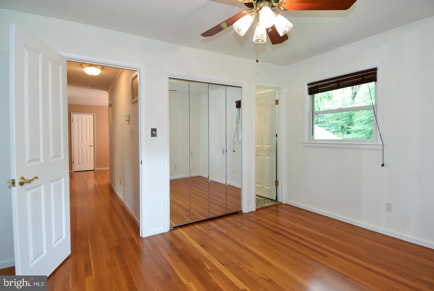 606 Kingsley Road Southwest Vienna, VA 22180 - Photo 23 of 45