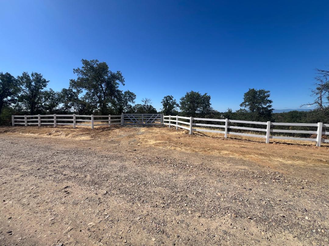 17125 Quail Ridge Road Cottonwood, CA 96022 - Photo 4 of 24 a view of outdoor space with garden view