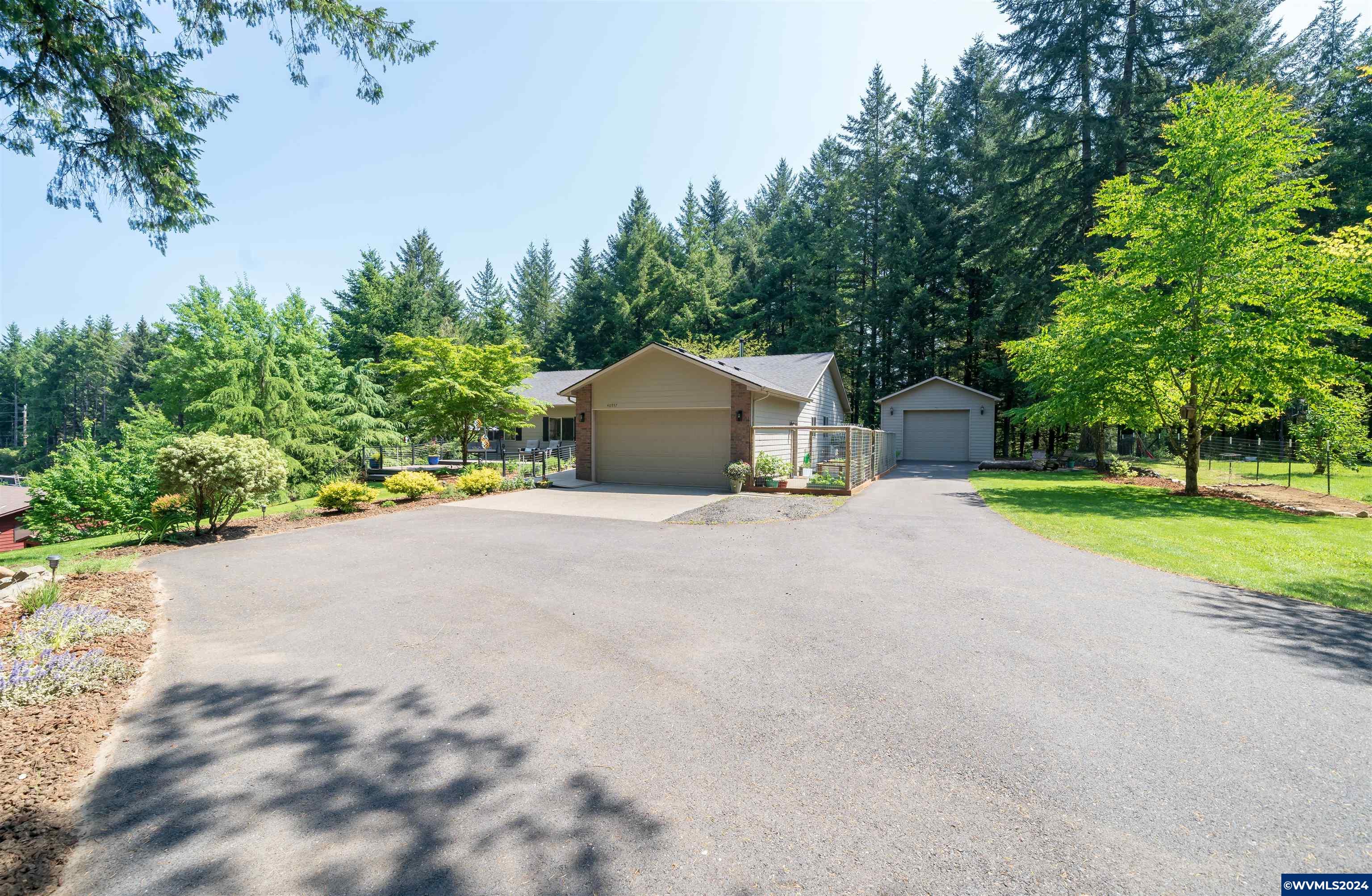 40957 North McCully Mountain Road Lyons, OR 97358 - Photo 2 of 37 Gallery Image 2
