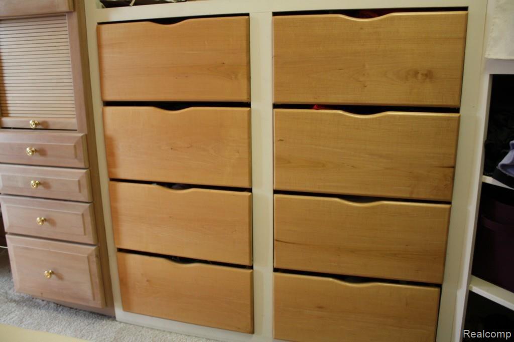 4980 Lakeshore Road Fort Gratiot, MI 48059 - Photo 34 of 42 4980 Lakeshore closet built ins 2.jpg