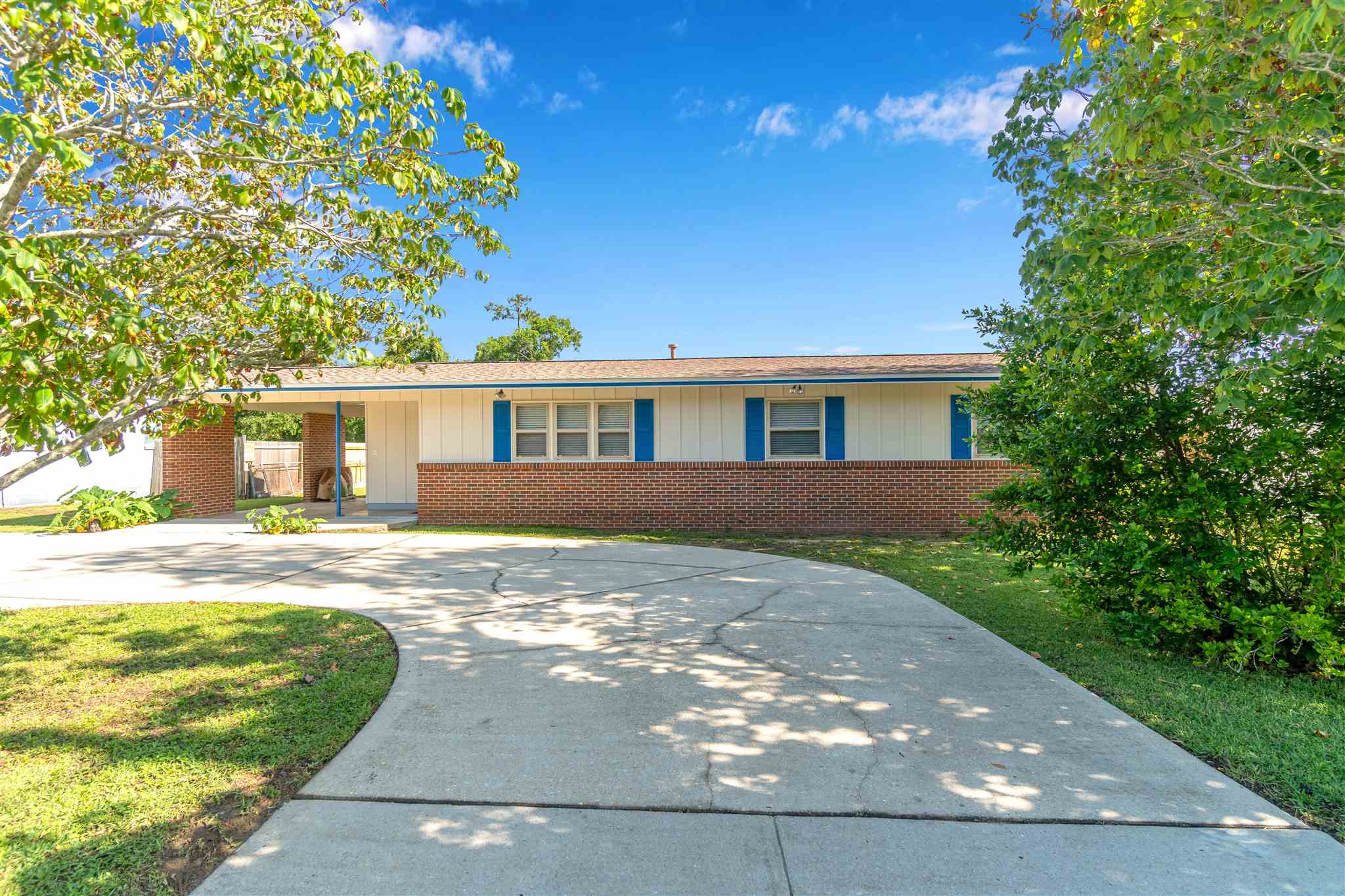 2966 Creighton Road Pensacola, FL 32504 - Photo 4 of 36 Additional parking is always welcome