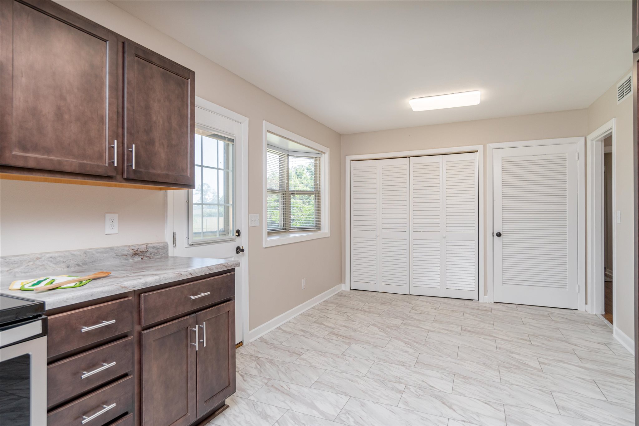 2966 Creighton Road Pensacola, FL 32504 - Photo 10 of 36 Easy care
