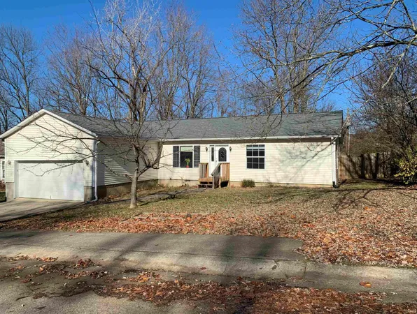 $1,880 | 4212 West Curry Court, Bloomington, IN 47403