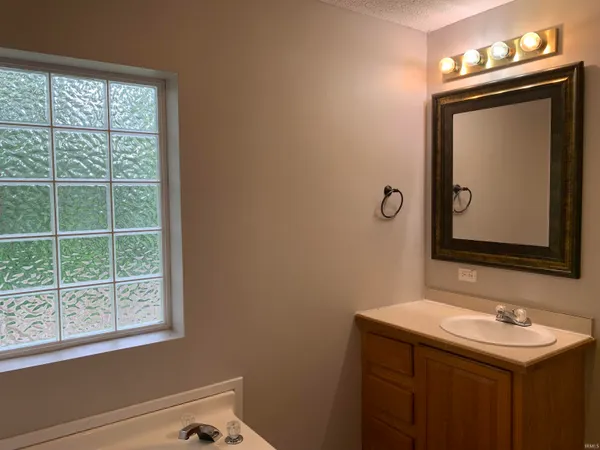 $1,880 | 4212 West Curry Court, Bloomington, IN 47403