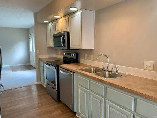 $1,880 | 4212 West Curry Court, Bloomington, IN 47403