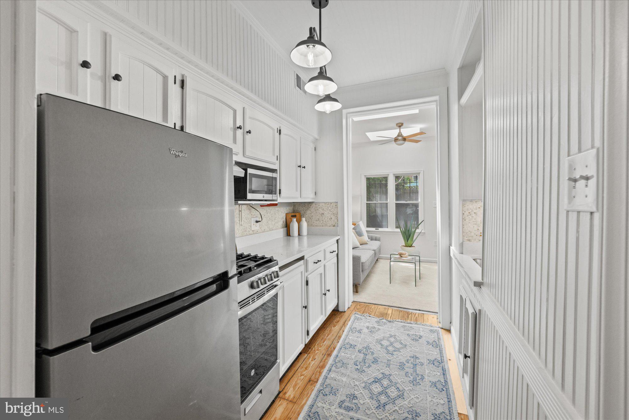331 10th Street Southeast Washington, DC 20003 - Photo 4 of 16 Gourmet Kitchen