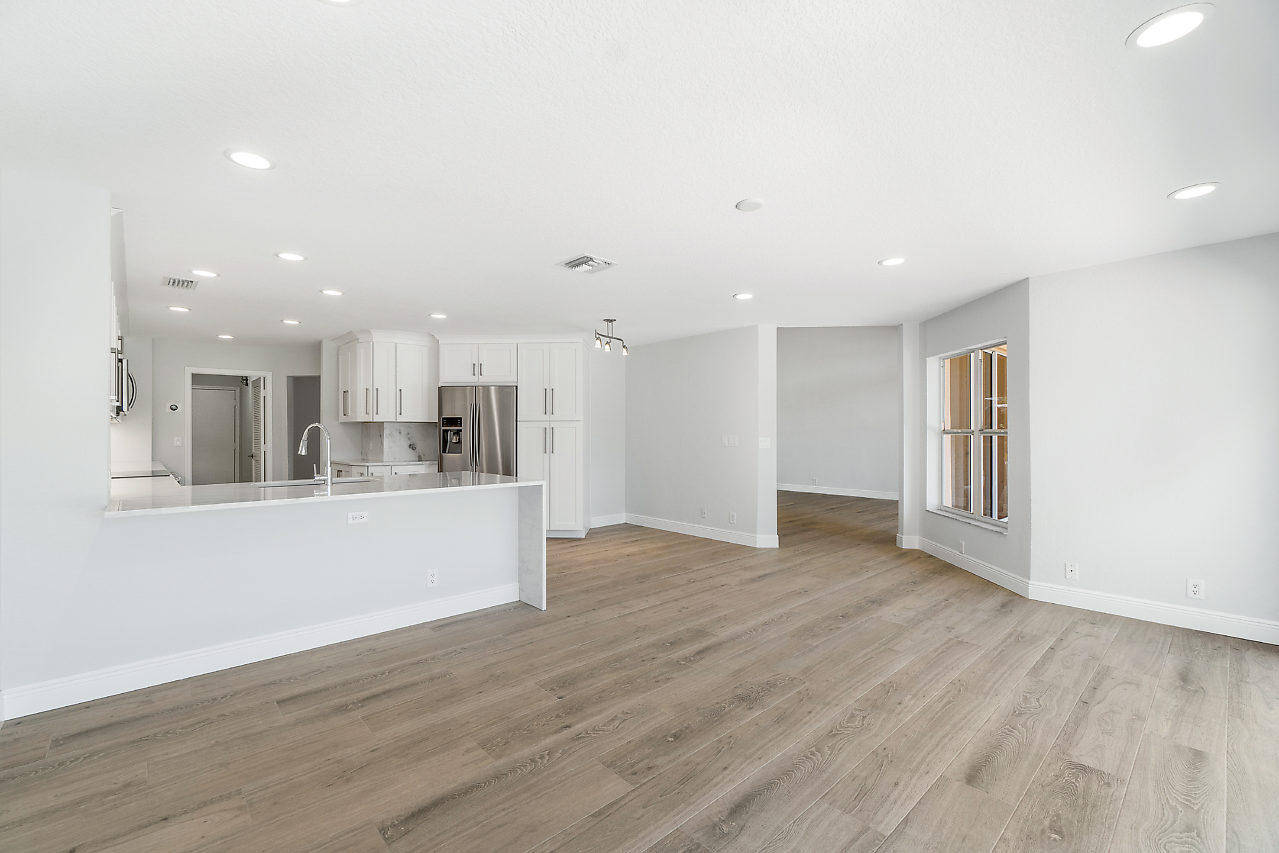 5178 Windsor Parke Drive Boca Raton, FL 33496 - Photo 17 of 35 Family Room