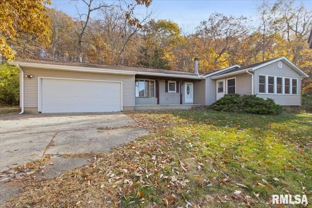 $230,000 | 678 Banta Road, Lowpoint, IL 61545