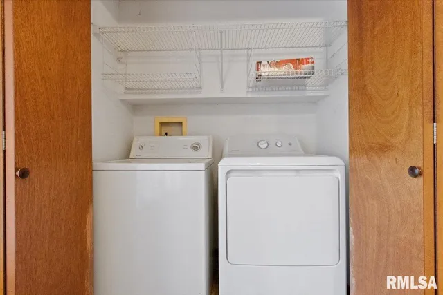 $230,000 | 678 Banta Road, Lowpoint, IL 61545