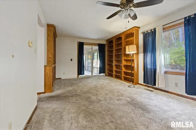 $230,000 | 678 Banta Road, Lowpoint, IL 61545