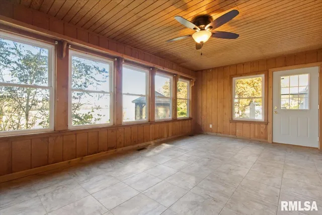 $230,000 | 678 Banta Road, Lowpoint, IL 61545