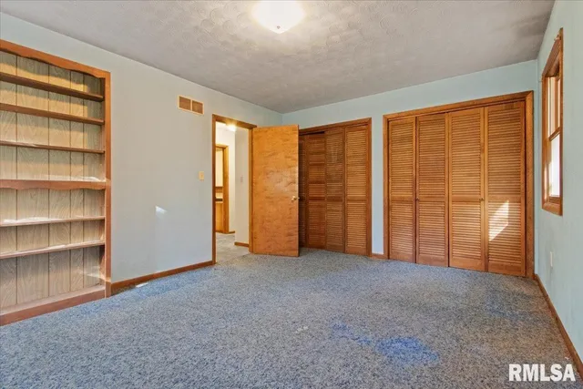 $230,000 | 678 Banta Road, Lowpoint, IL 61545