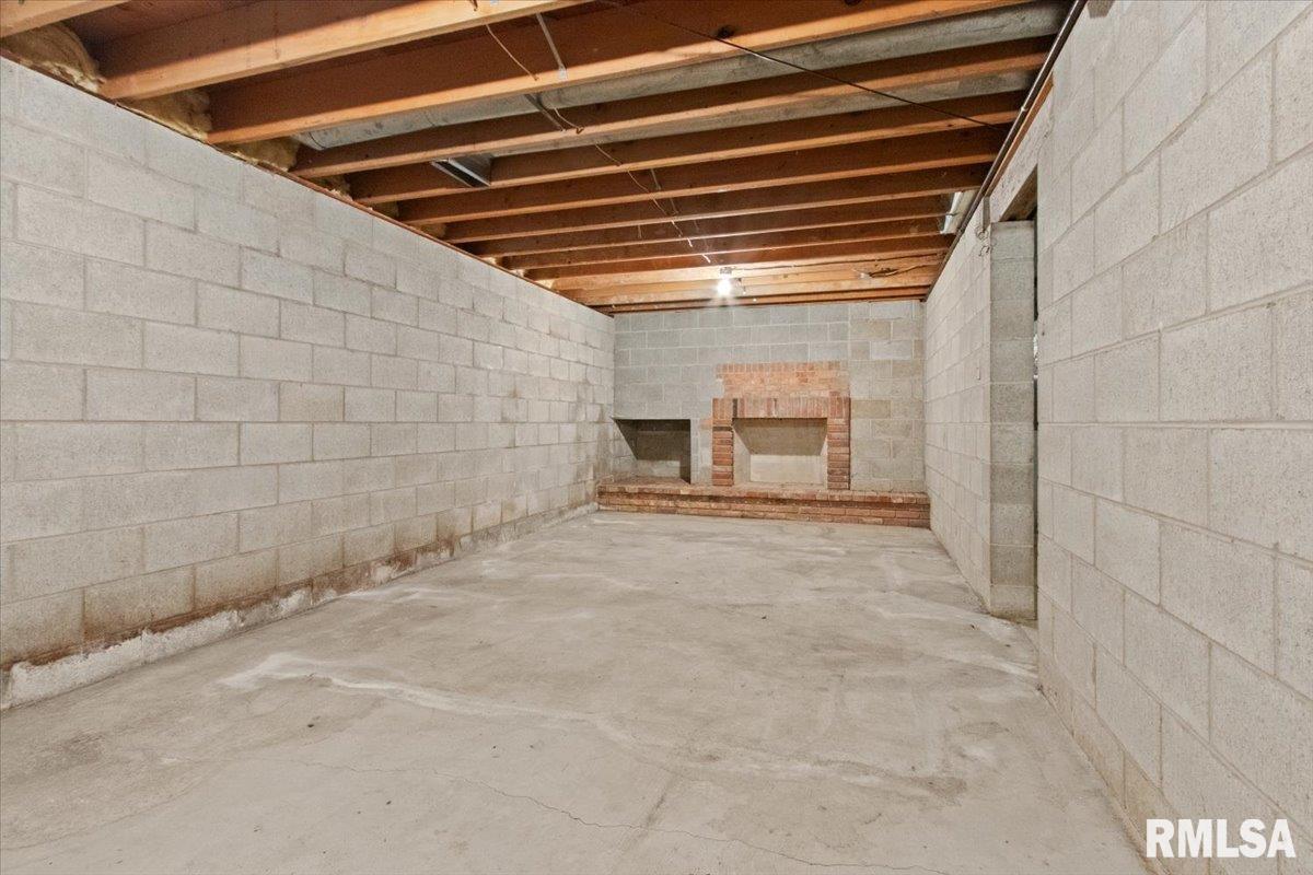 678 Banta Road Lowpoint, IL 61545 - Photo 28 of 40