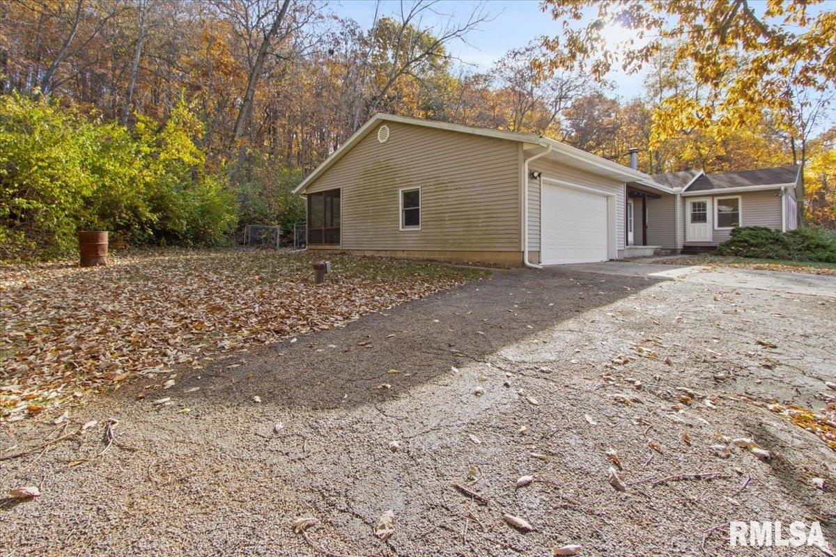 678 Banta Road Lowpoint, IL 61545 - Photo 30 of 40