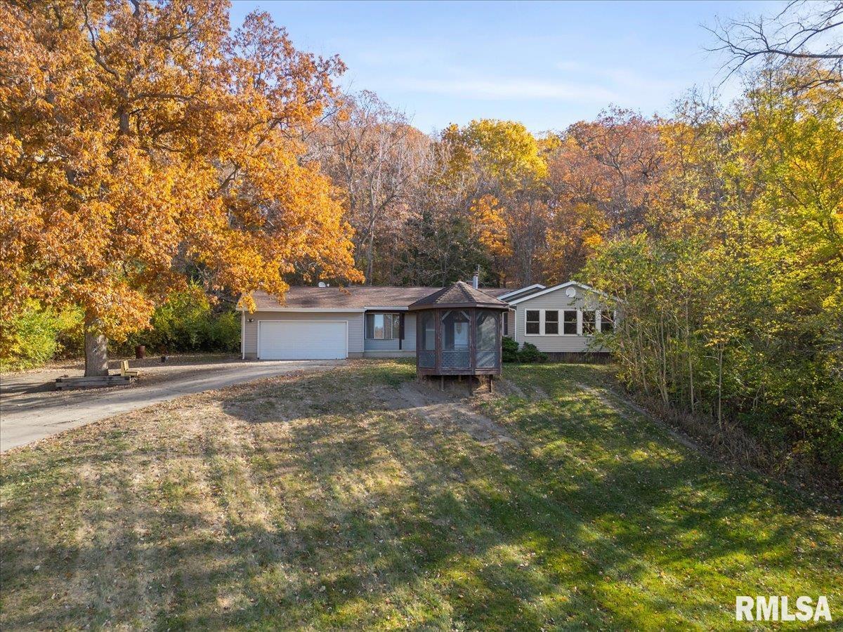 678 Banta Road Lowpoint, IL 61545 - Photo 3 of 40