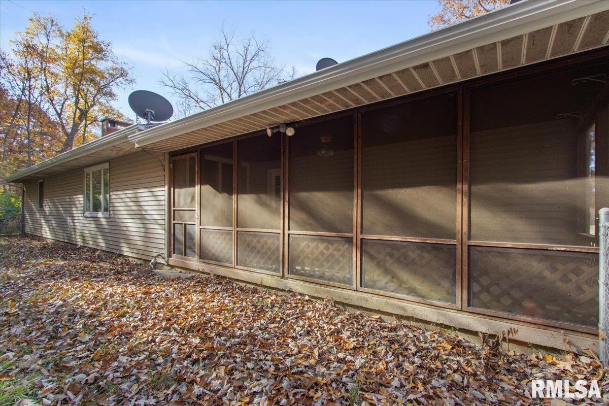 678 Banta Road Lowpoint, IL 61545 - Photo 32 of 40