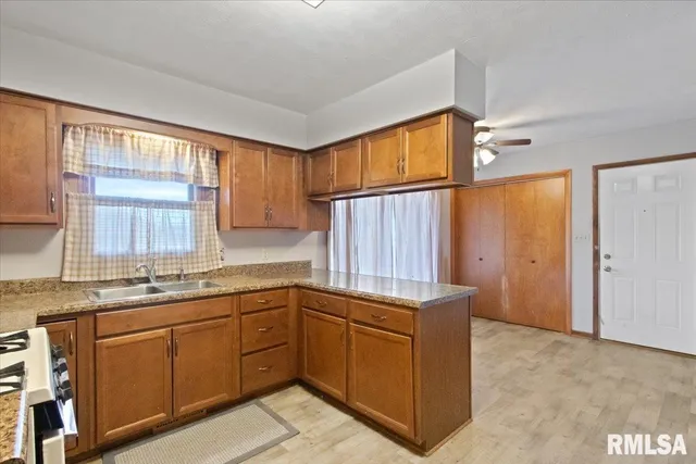 $230,000 | 678 Banta Road, Lowpoint, IL 61545