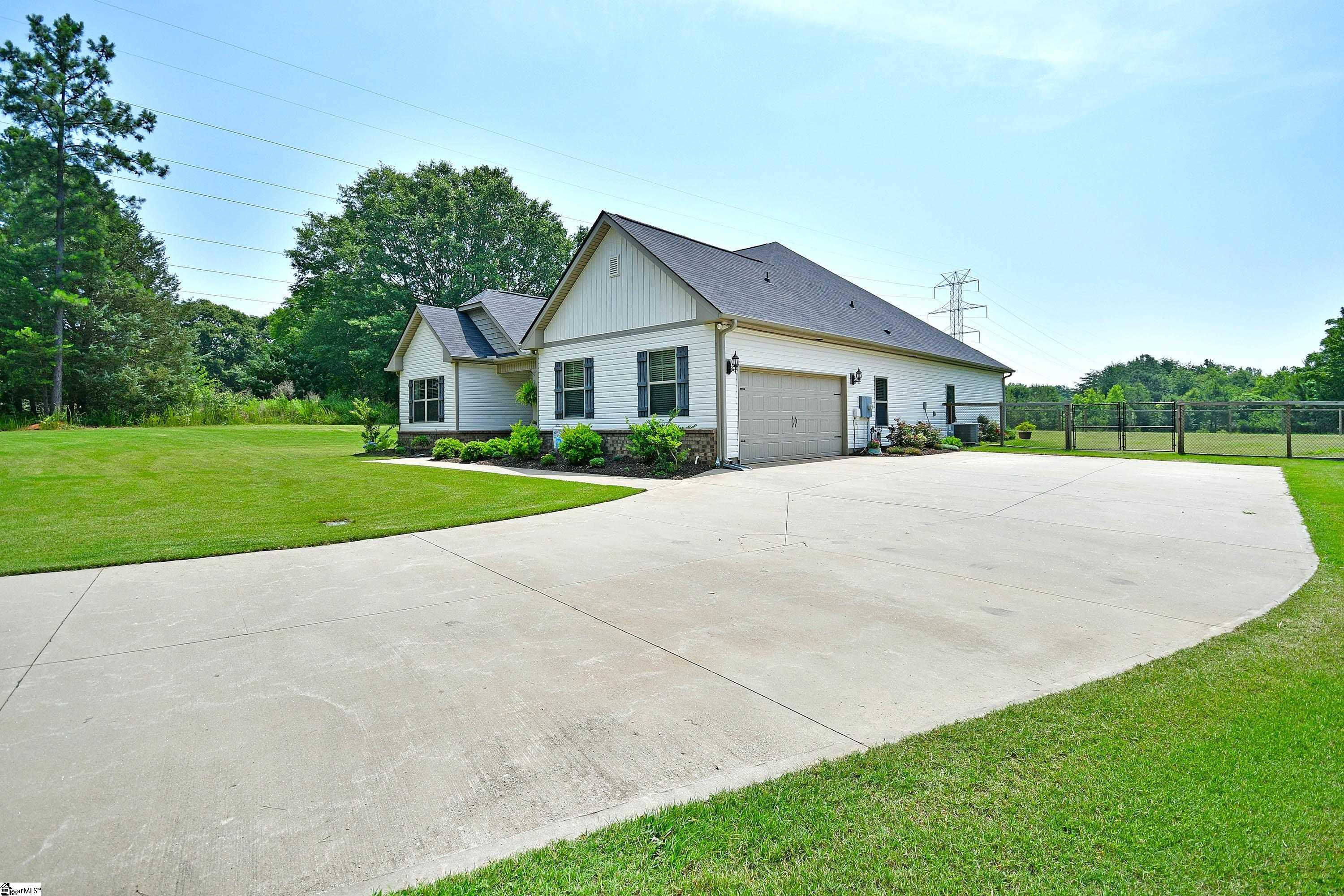 313 Old Power Plant Road Duncan, SC 29334 - Photo 3 of 36 Gallery Image 3