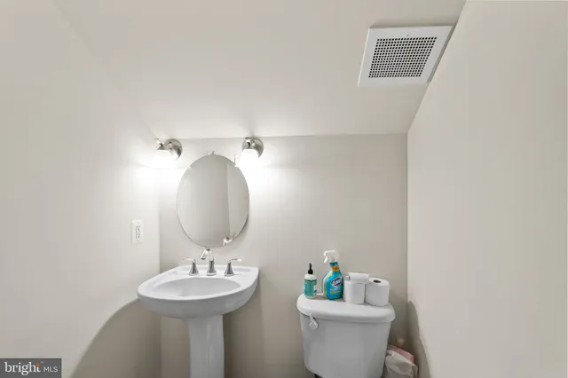 $480,000 | 2218 Margraf Circle, Woodbridge, VA 22191