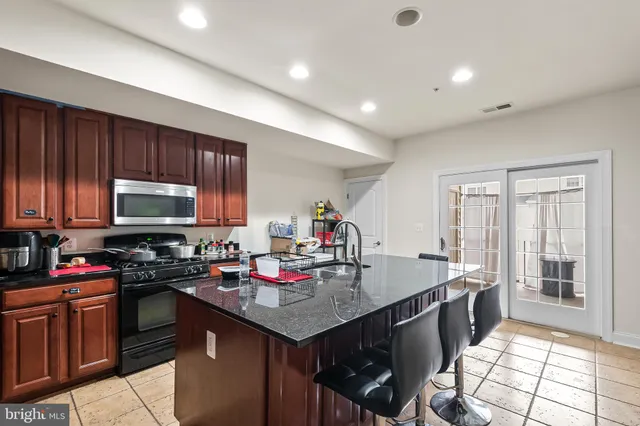 $480,000 | 2218 Margraf Circle, Woodbridge, VA 22191