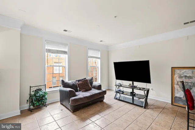 $480,000 | 2218 Margraf Circle, Woodbridge, VA 22191