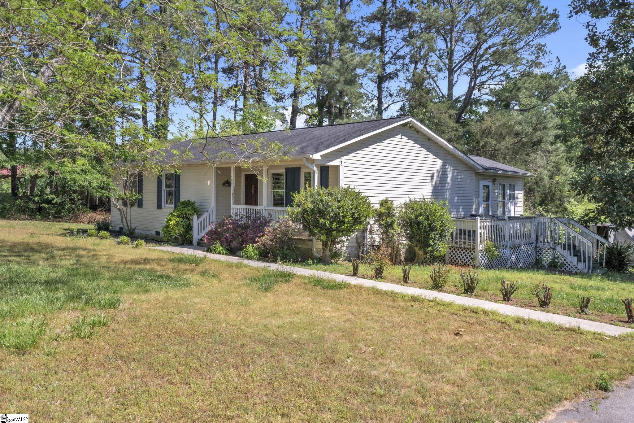 408 Bakerville Road Easley, SC 29642 - Photo 2 of 32