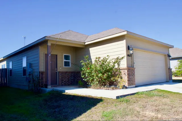 $1,550 | 14615 Stirrup, Elmendorf, TX 78112