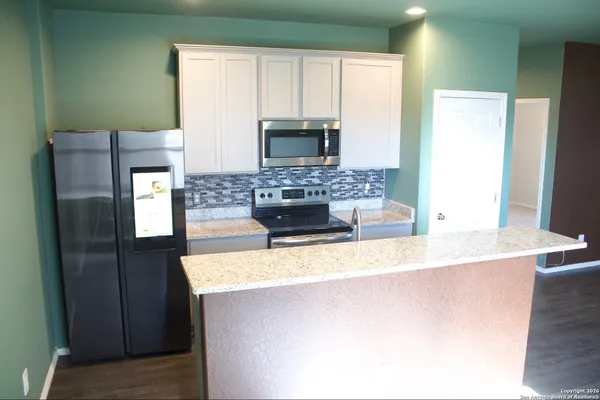 $1,375 | 14615 Stirrup, Elmendorf, TX 78112