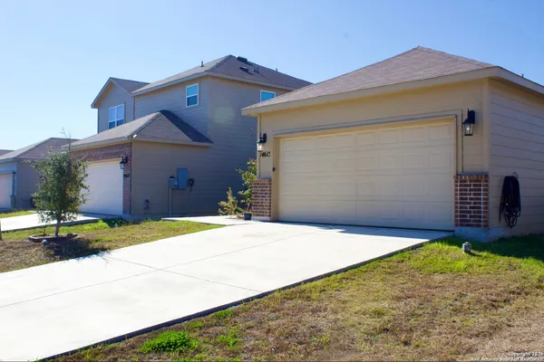 $1,375 | 14615 Stirrup, Elmendorf, TX 78112