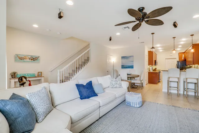 $555,000 | 1227 Community Drive, Jupiter, FL 33458