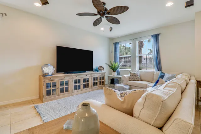 $555,000 | 1227 Community Drive, Jupiter, FL 33458