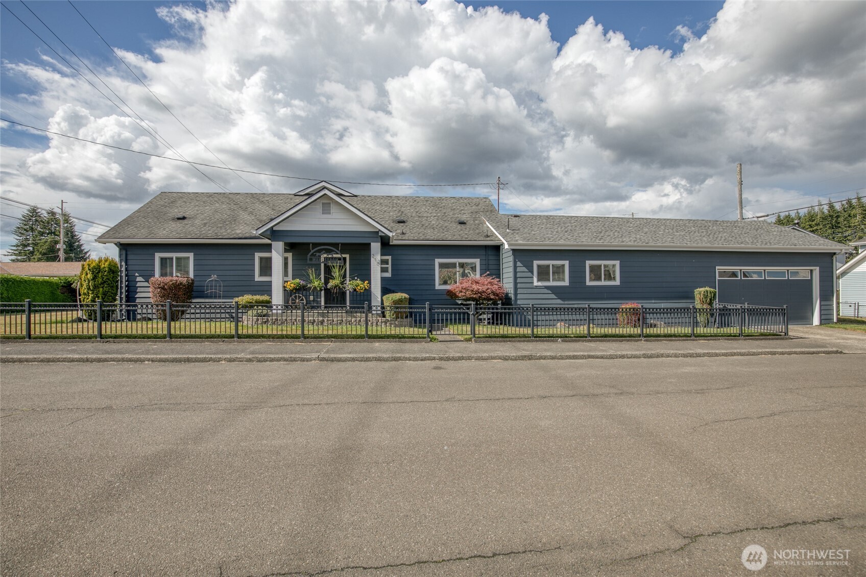 218 B Street Cosmopolis, WA 98537 - Photo 2 of 39 Gallery Image 2