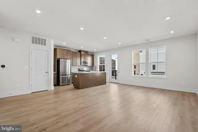 $644,065 | 43298 Farringdon Square, Unit HOMESITE 209, Broadlands, VA 20148