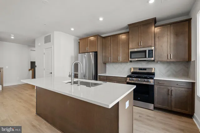 $644,065 | 43298 Farringdon Square, Unit HOMESITE 209, Broadlands, VA 20148